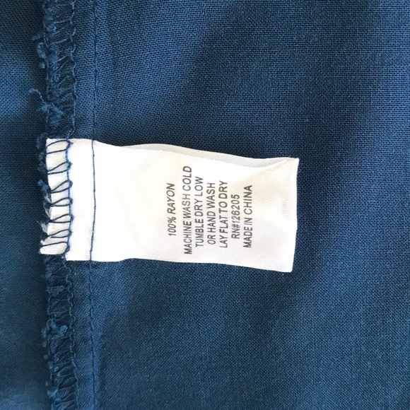 Just Living V-Neck Bell Sleeve Blouse Size Medium - Picture 10 of 10